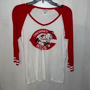 Women’s Cincinnati Reds Baseball Tee. Size MEDIUM
